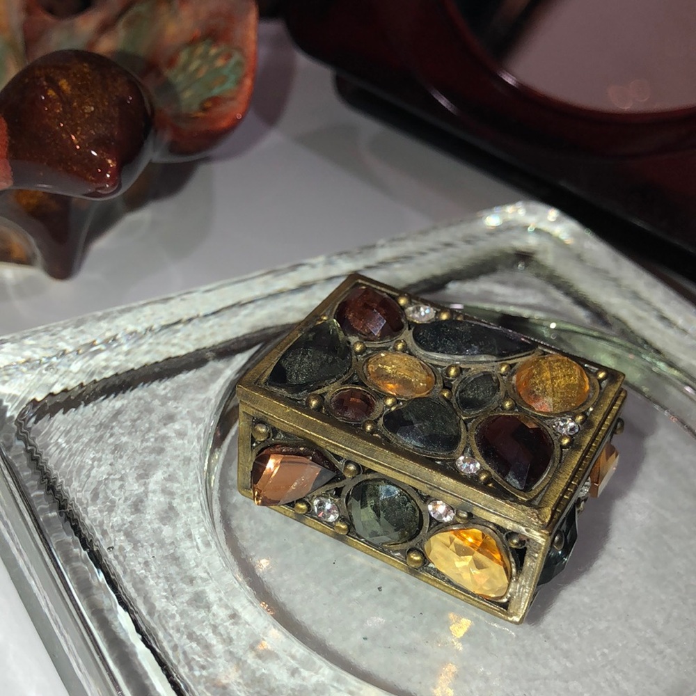 Vintage-Inspired Multi-Gem Rectangular Box